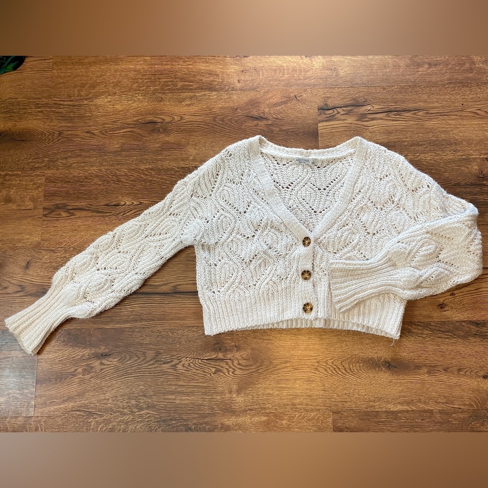 Arizona Jean Co White Fuzzy Short Sweater- Women’s Size Large